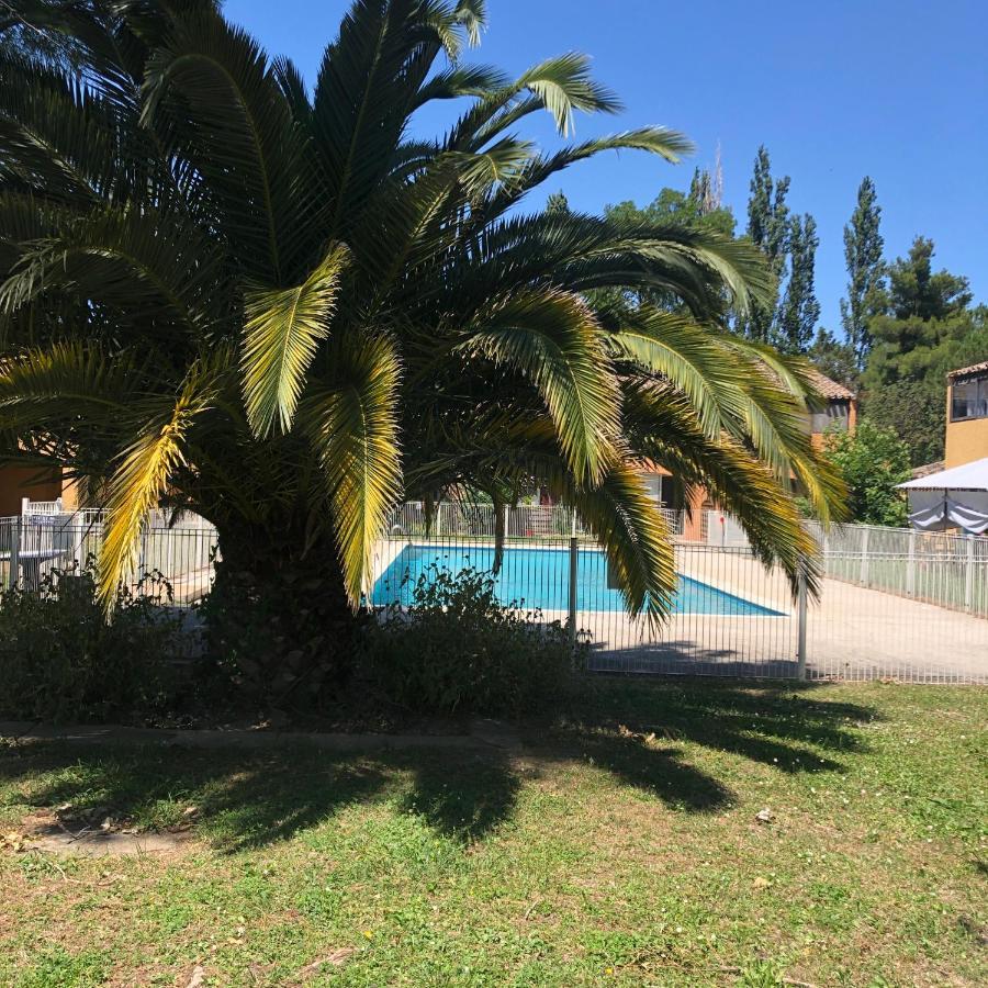 Appartement Village 7 En Residence De Vacances En Camargue Arles Ngoại thất bức ảnh